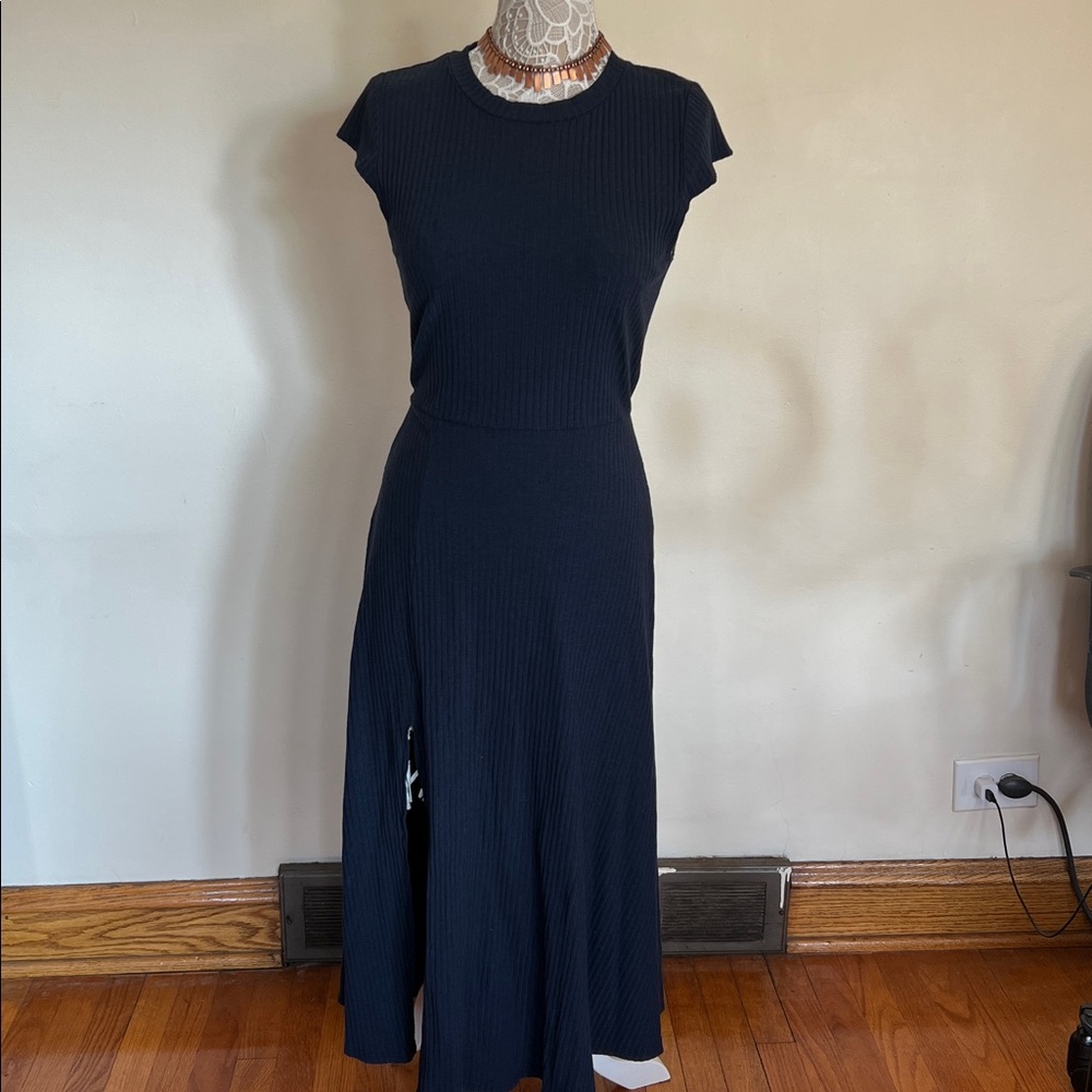 NYTT Midnight Blue Ribbed Knit Dress